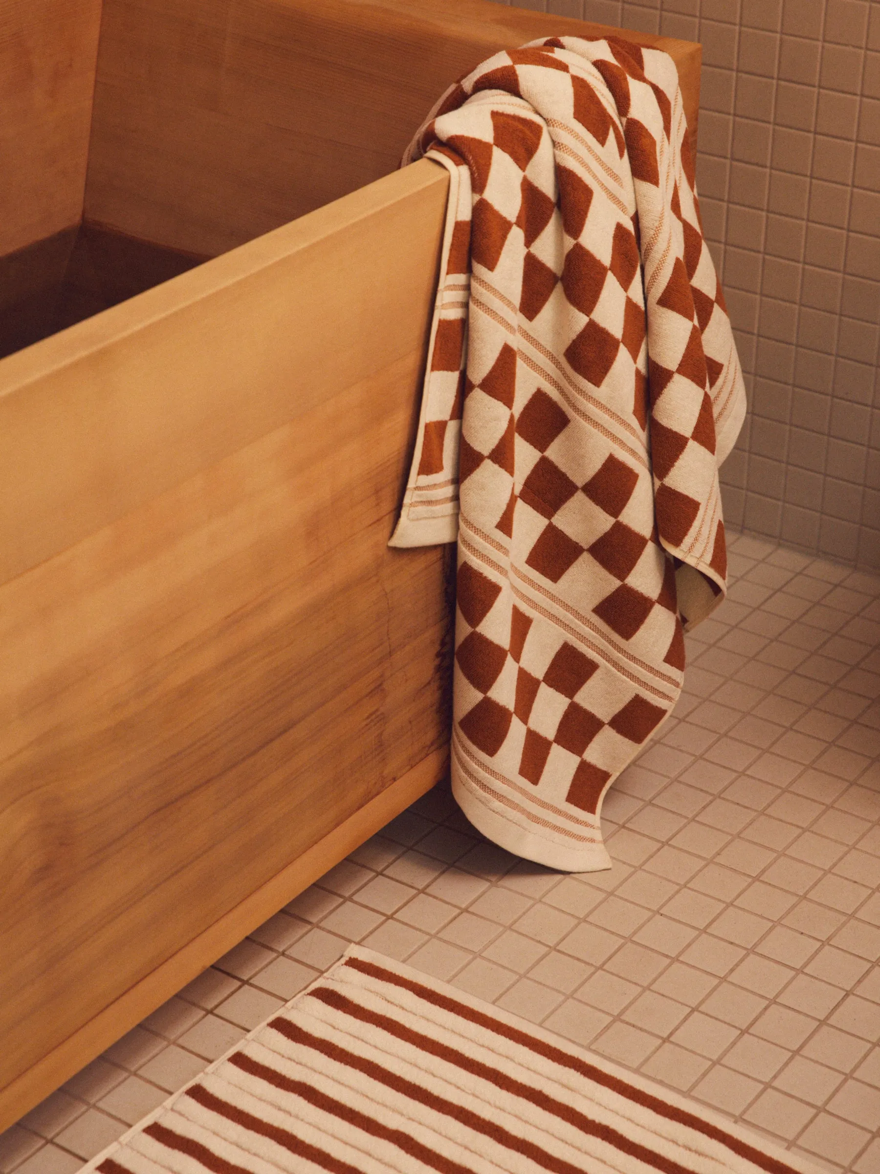 Busby Pool Towel - Fuyu/Chalk