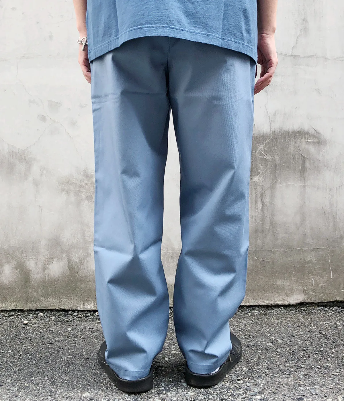 DESCENDANT/DC-6 TC TWILL TROUSERS (BLUE)