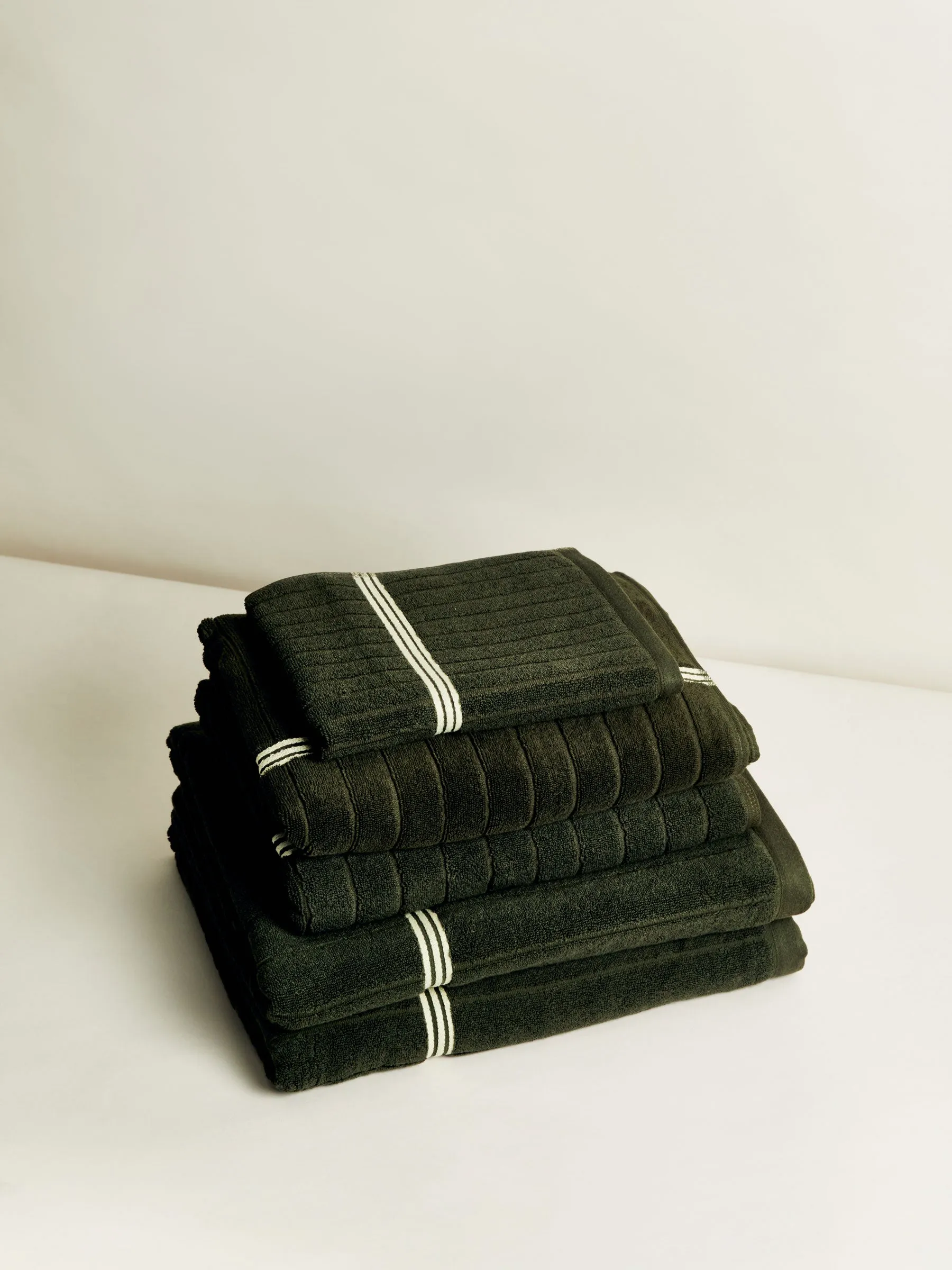 Emerald Hand Towel - Moss