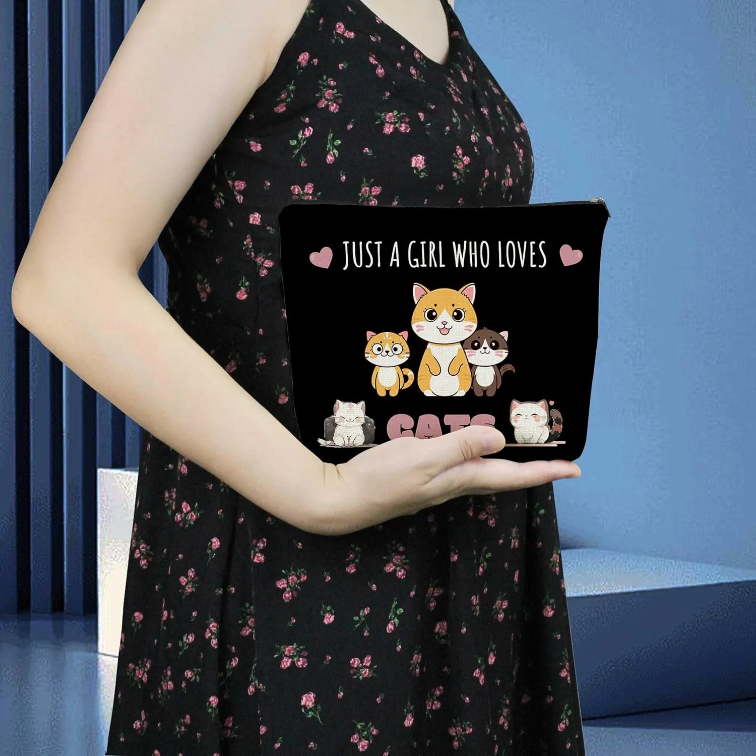 Just Love Cats Makeup Bag Black Background Cartoon Cat Pattern Toiletry Organizer Canvas Zipper Pouch Lovely Cartoon Cat Cosmetic Bag Present for Cat Lovers Cat Mom Women