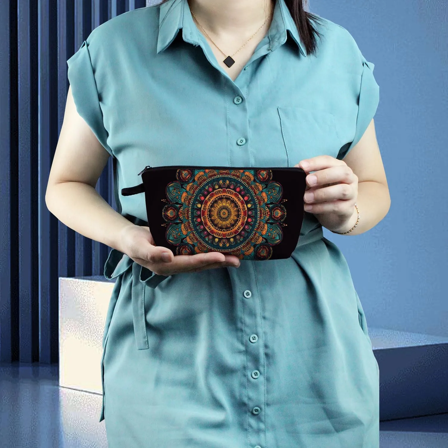 Mandala Makeup Bag Simple Ethnic Style Mandala Print Small Toiletry Organizer Pouch Buddhism Art Mandala Pattern Cosmetic Bag for Buddhist Women Friends