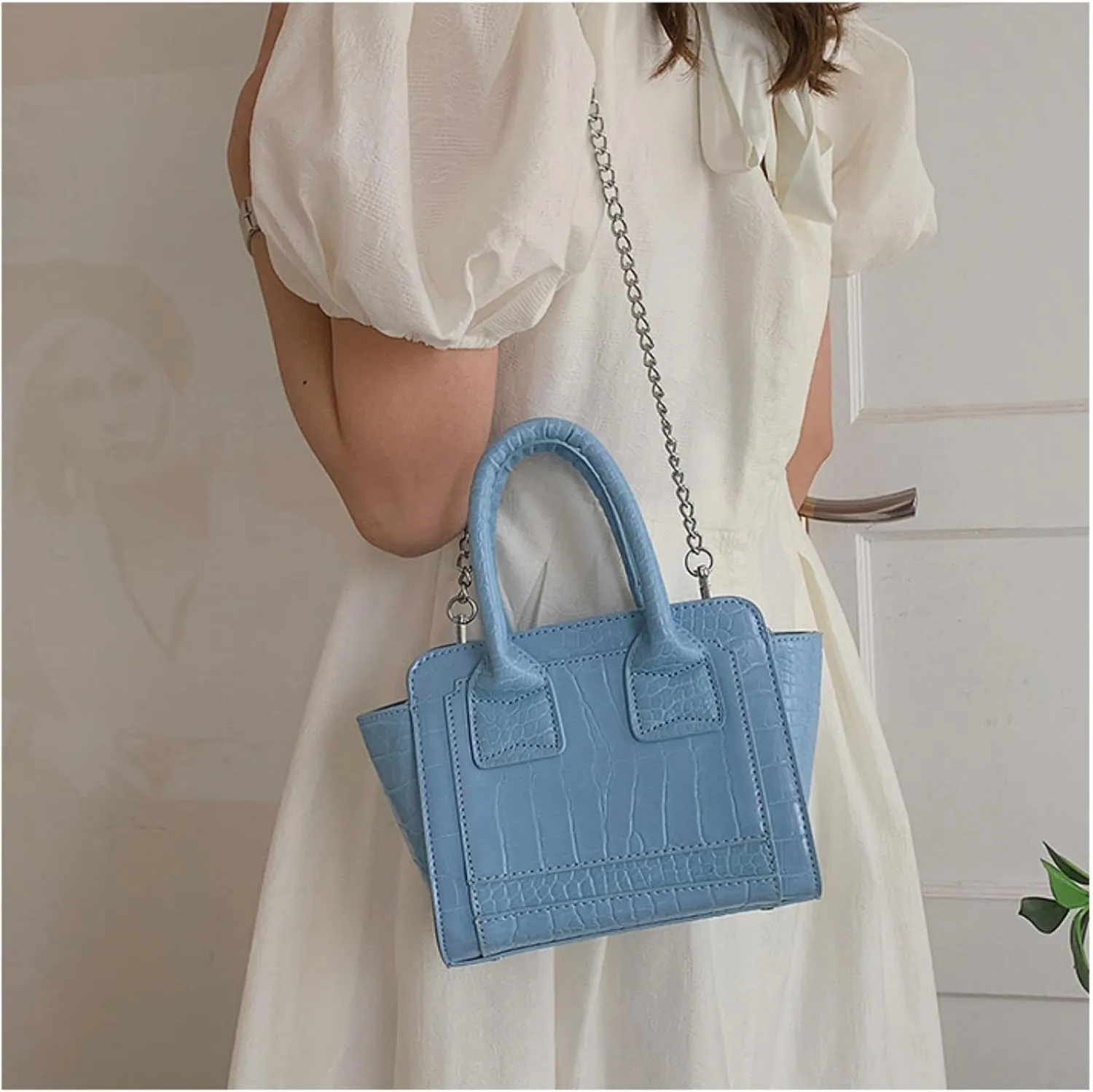 Small Retro Tote Bag for Women Leather Crossbody Bags Chain Shoulder Bag Top Handle Handbag Purses Hobo Totes (Red)
